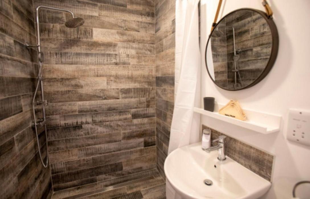 Josies Place At Waters Edge Self Catering Apartment Glenarm Bagian luar foto