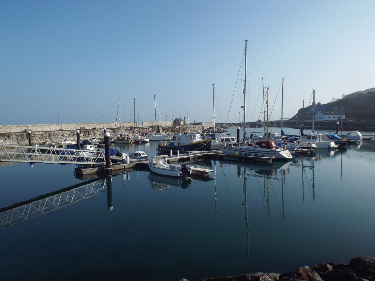 Josies Place At Waters Edge Self Catering Apartment Glenarm Bagian luar foto